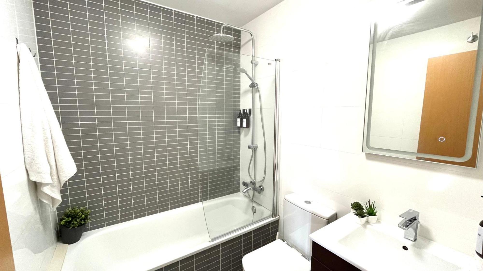 Apartamento Con Terraza By Prestigi Terrassa Exteriér fotografie